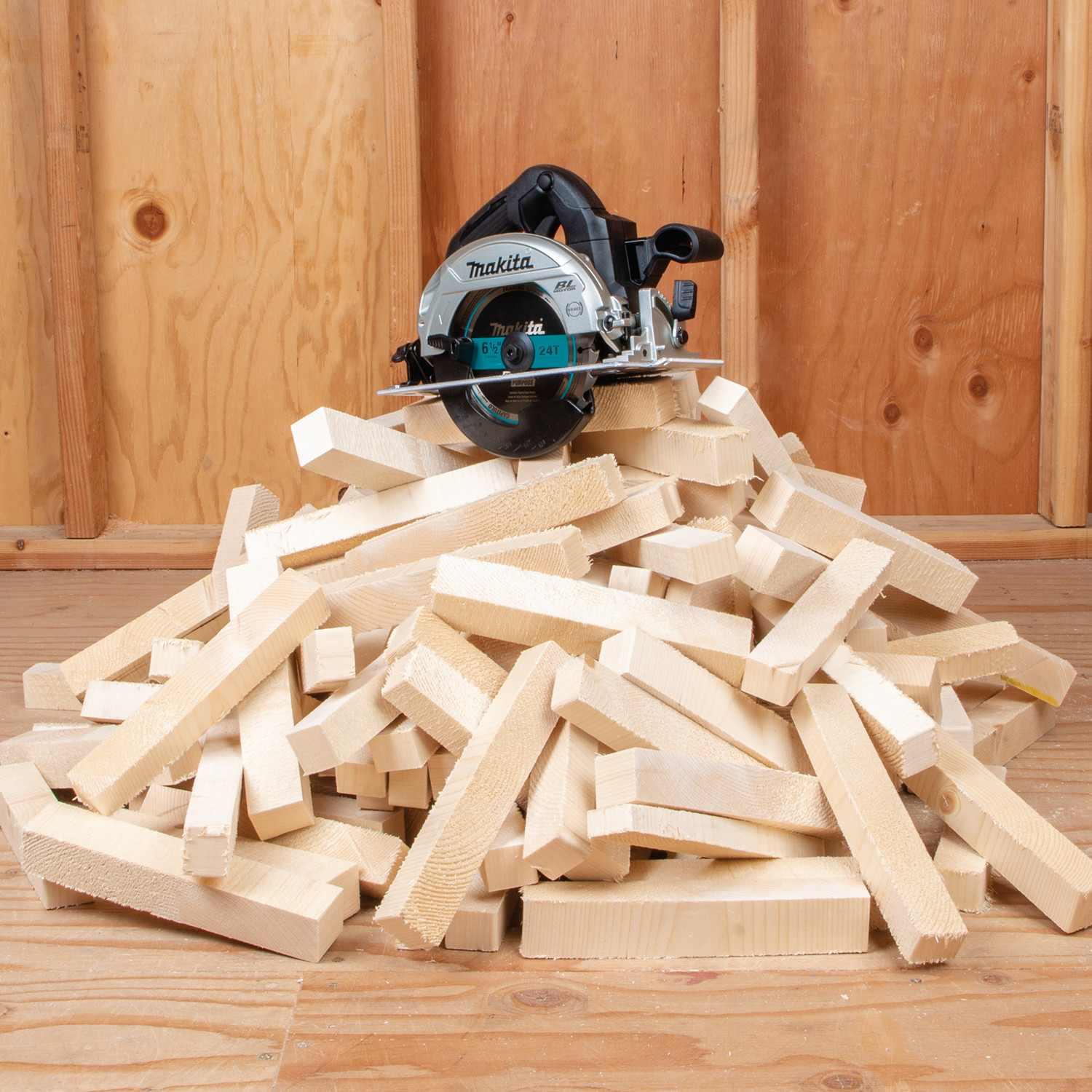 Makita XSH04RB 1 Makita XSH04RB 1